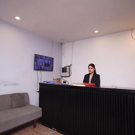 Hotel Mira Residency- Outer Ring Road, Paschim Vihar Delhi  Luaran gambar