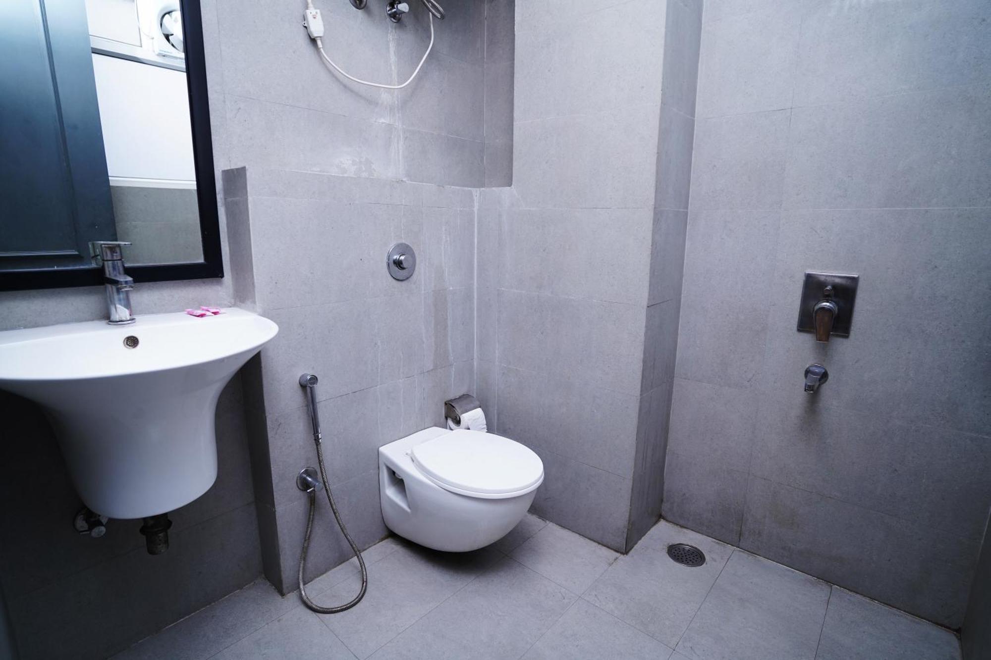 Hotel Mira Residency- Outer Ring Road, Paschim Vihar Delhi  Luaran gambar