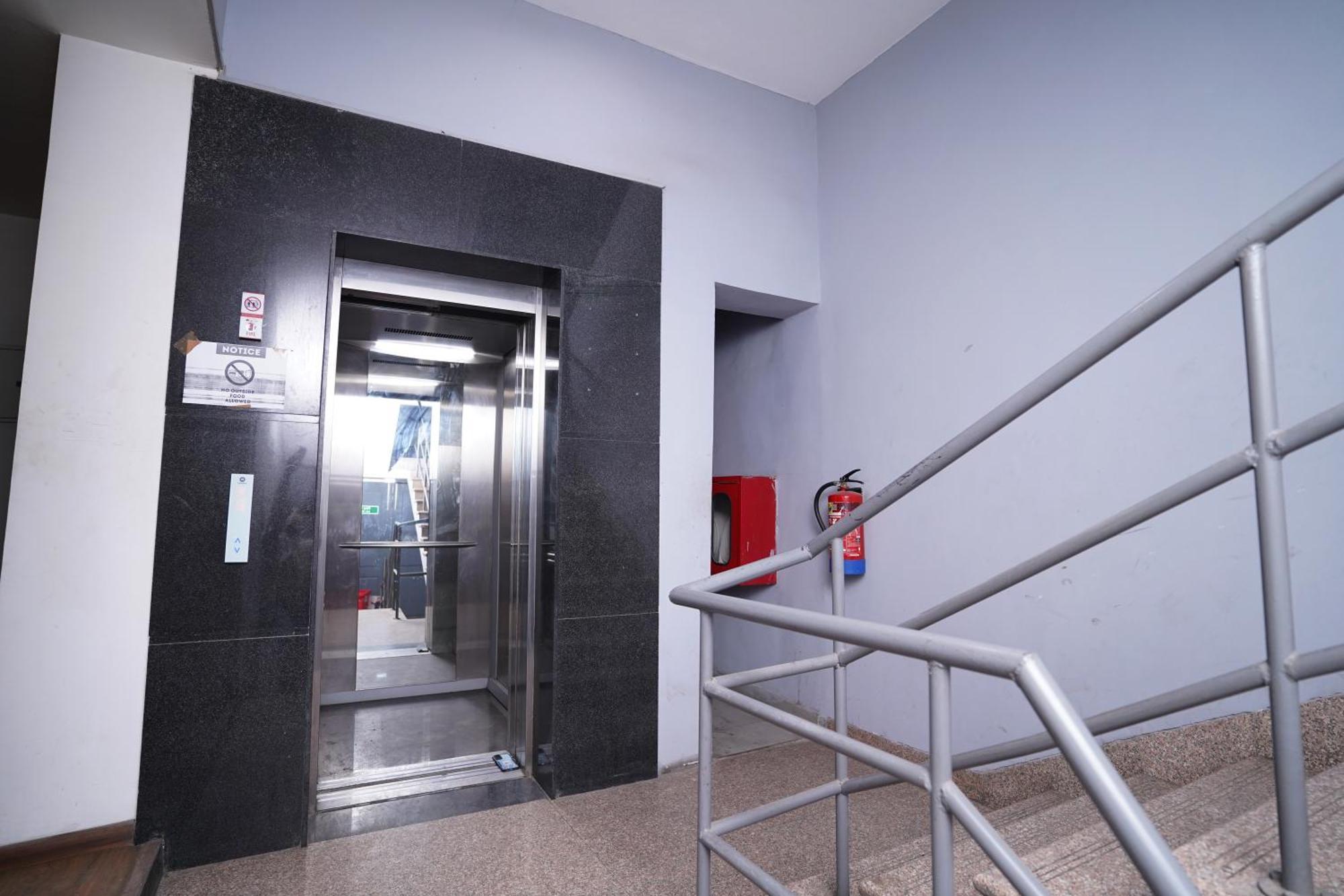 Hotel Mira Residency- Outer Ring Road, Paschim Vihar Delhi  Luaran gambar