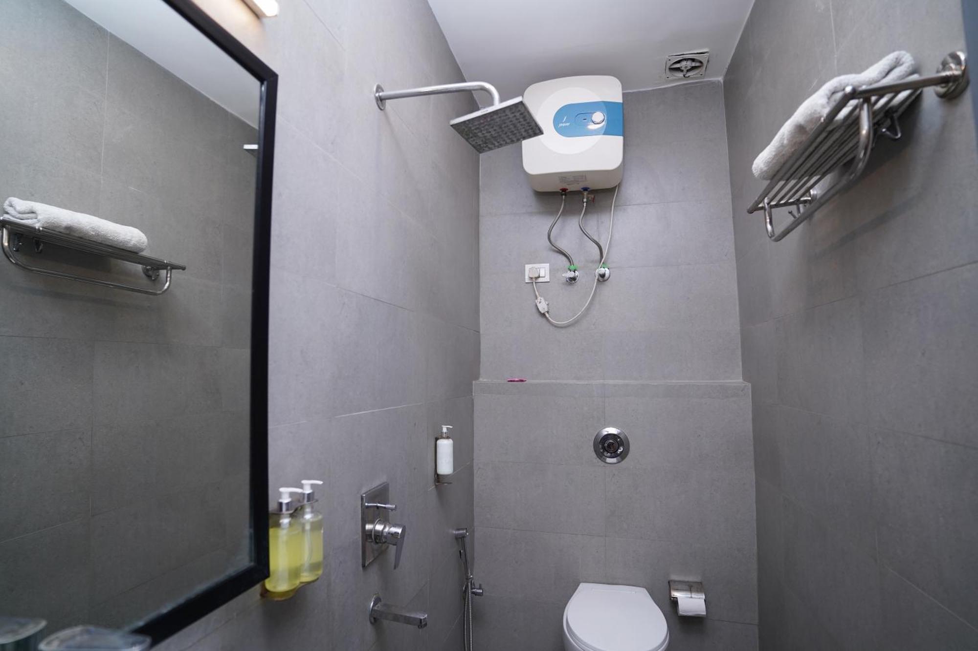 Hotel Mira Residency- Outer Ring Road, Paschim Vihar Delhi  Luaran gambar